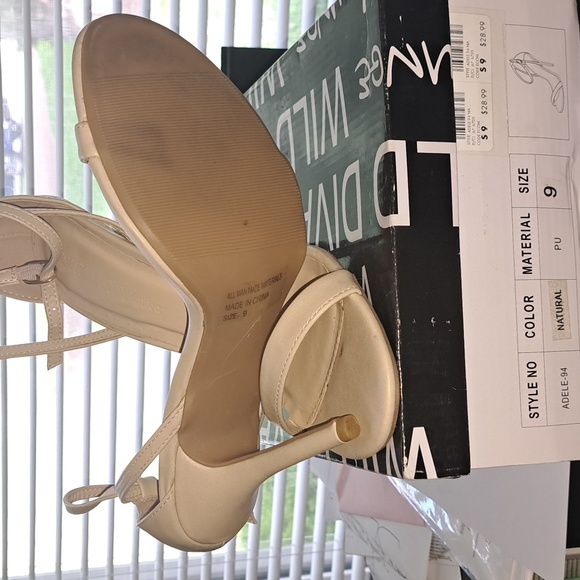 Wild diva, cream color open toe heels, size 9 - Picture 6 of 7